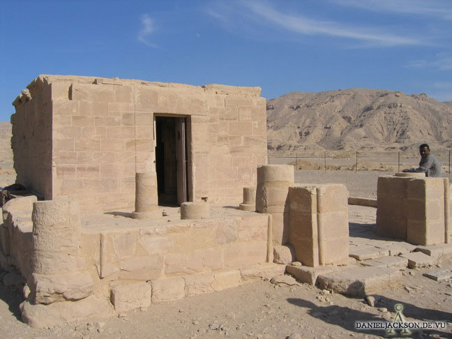 Tempel mit Säulenhalle und Sanktuar in El-Kab