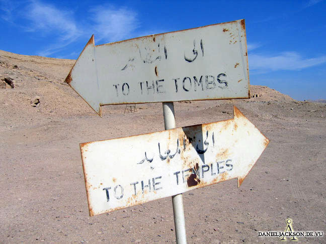 Beschilderung von El-Kab im Wadi Hellal