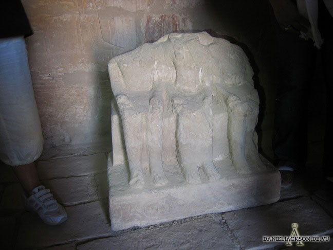 Statue im El-Hammam von El-Kab