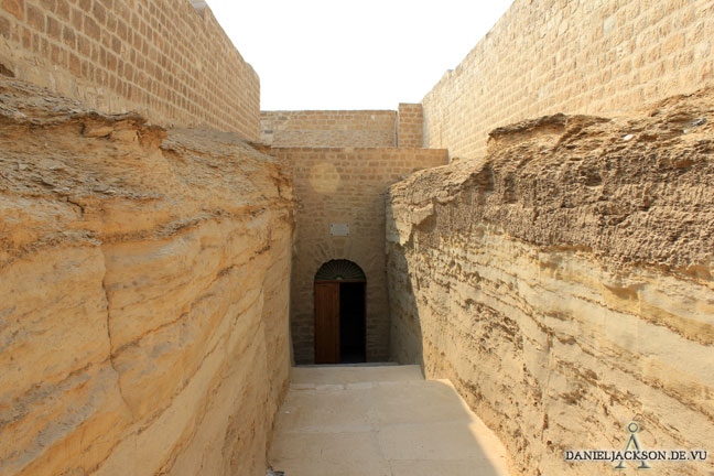 Eingang zum Serapeum in Sakkara