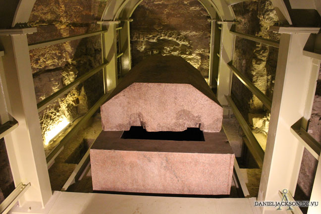 Abgestützte Kammer im Serapeum in der Wüste von Sakkara