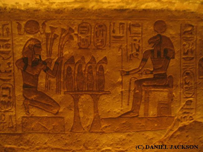 Ramses kriet nieder vor Amun-Ra
