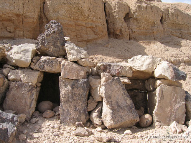 Meretseger-Schreine direkt von der Spitze des Qurn